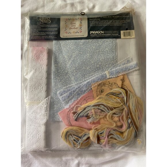 Precious Moments "Love One Another" Stitchery Pillow Kit To Personalize 14" x 14 - Picture 4 of 9